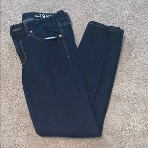 Gap skinny jeans. Size 27. Like new.